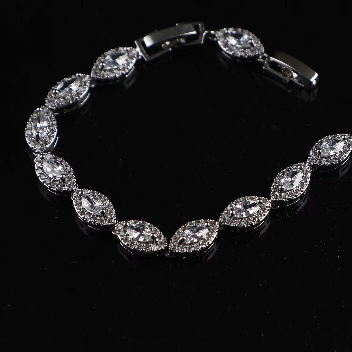 Halo Eye Bracelet
